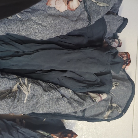 Floral romper with skirt - Picture 2 of 4